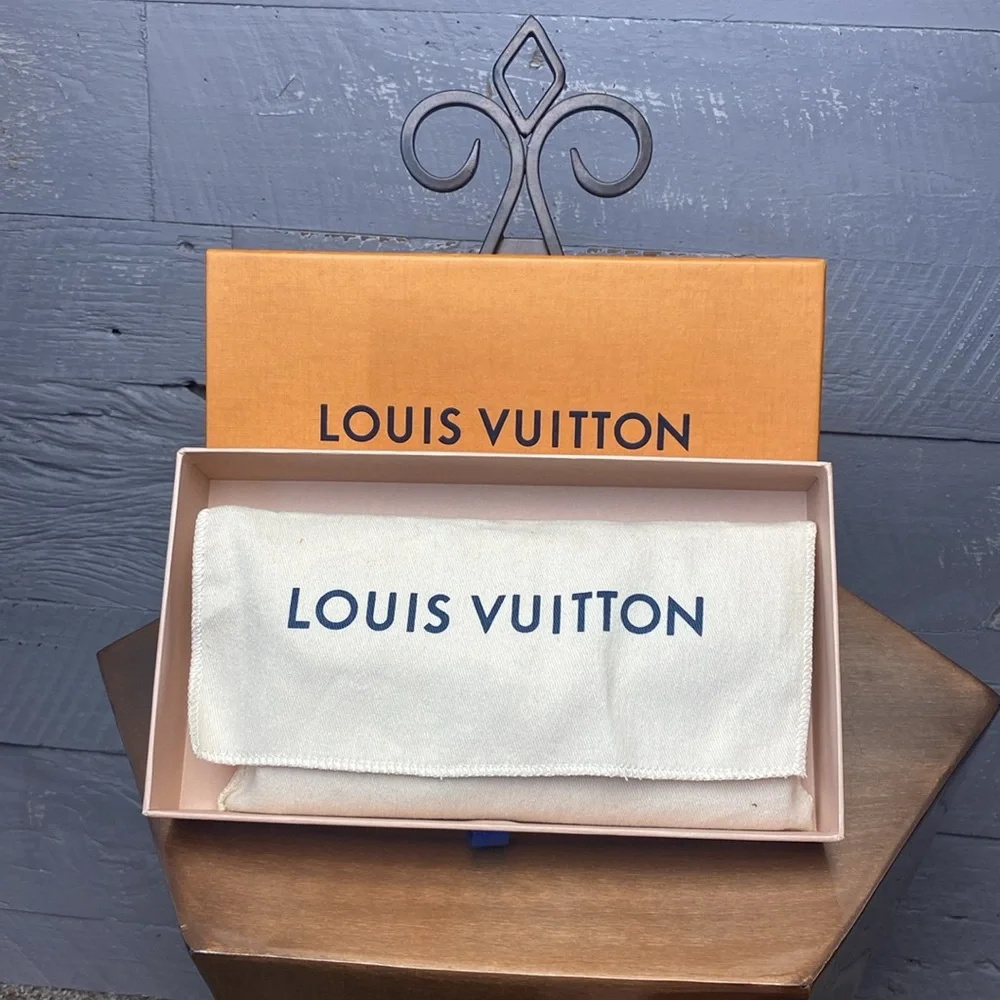 Louis Vuitton Mahina portefeuille Iris leather long wallet